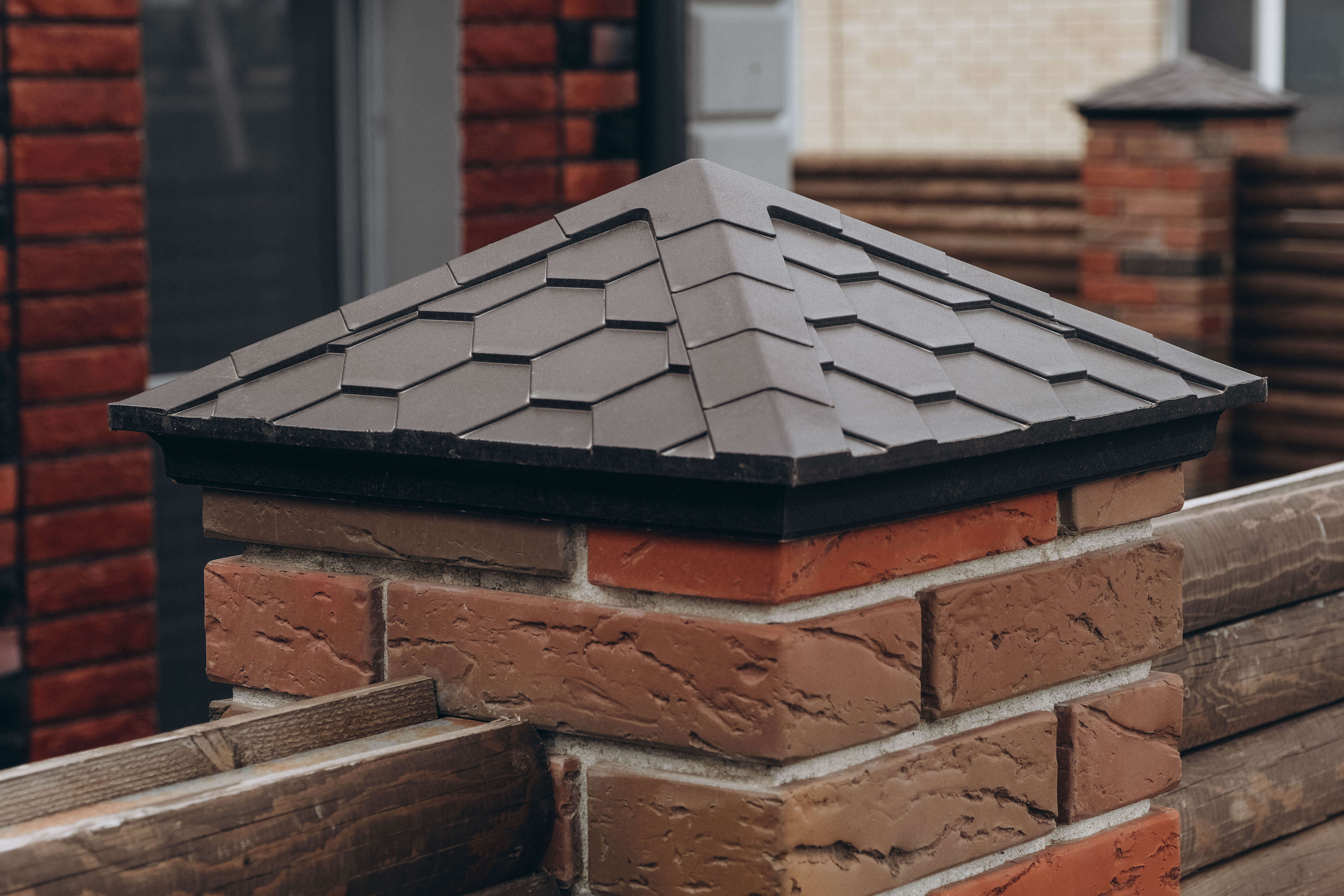 Колпак Zking Эверест Коричневый на столб 1.5х1.5 кирпича (390х390мм) в Истре фото